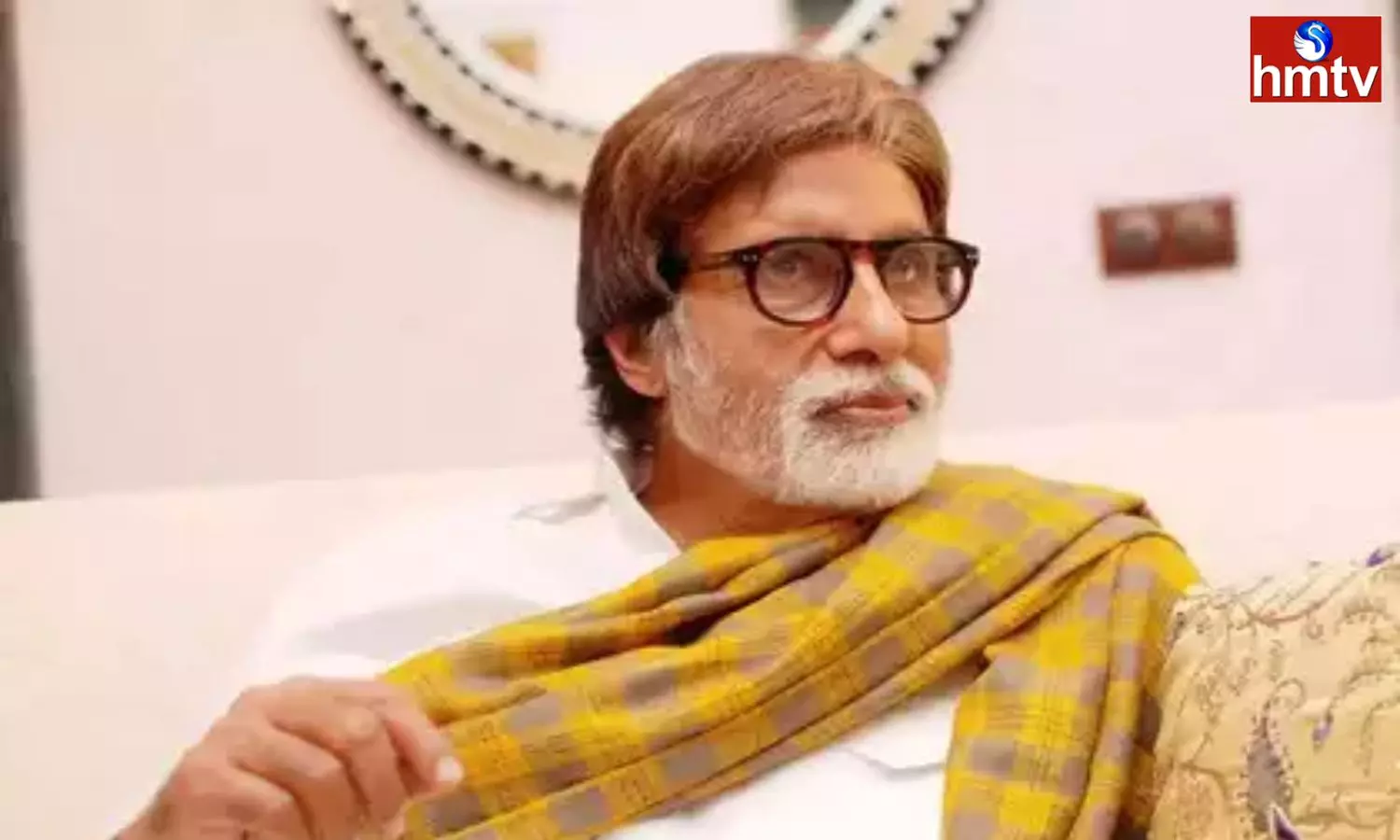 Amitabh Bachchan says he didnt count but just gave some money to a girl selling roses