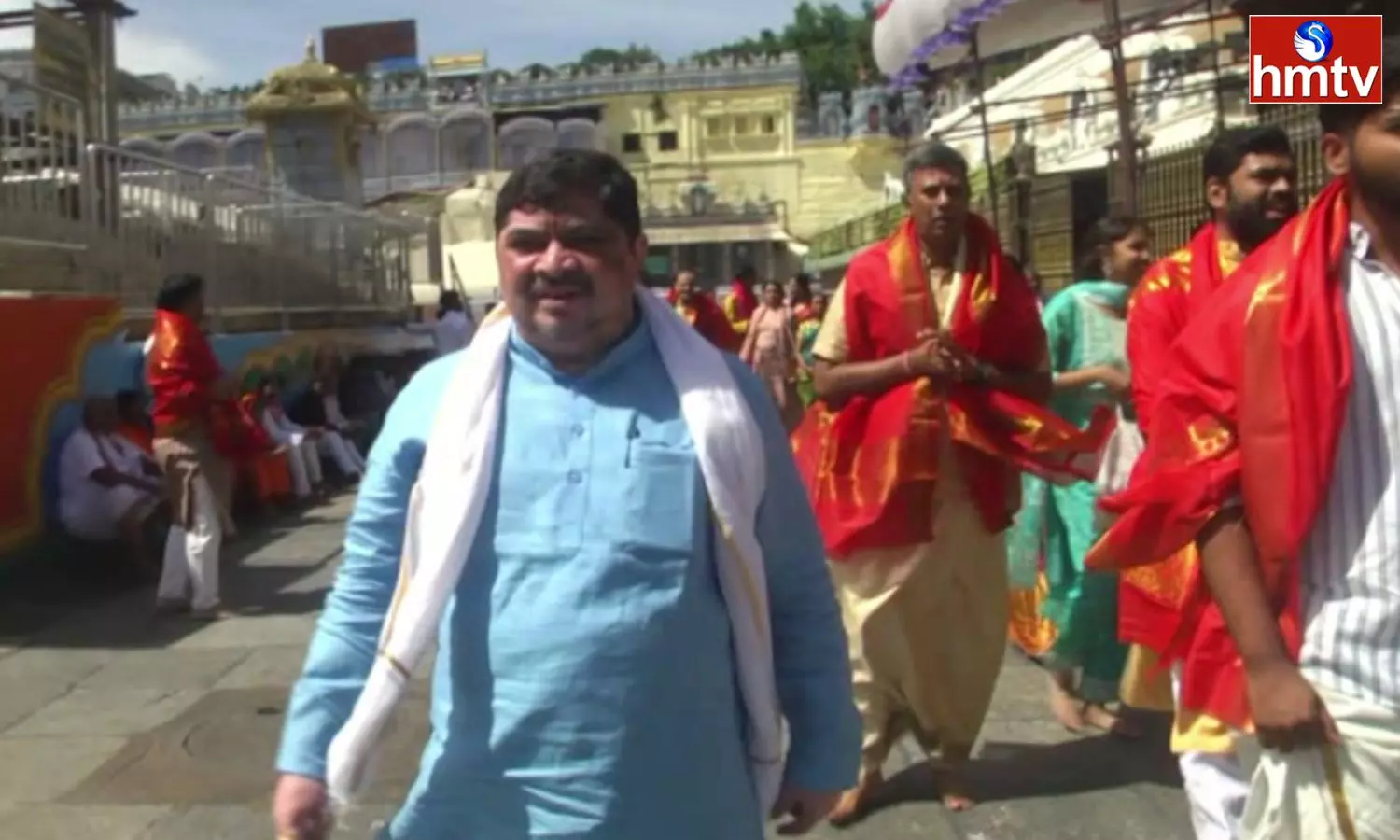 EX MP Ponnam Prabhakar Visits Tirumala Temple