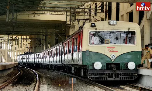 As The Train Reaches This Place Power Goes Off Automatically As The Train Reaches This Place Power Goes Off Automatically