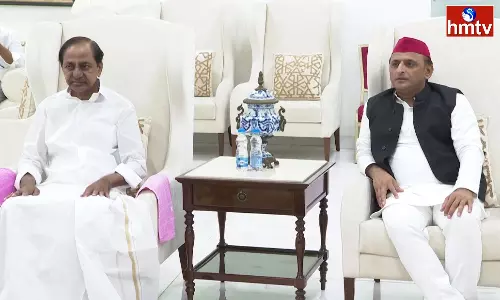 Akhilesh Yadav Lunch Meet With CM KCR Akhilesh Yadav Lunch Meet With CM KCR