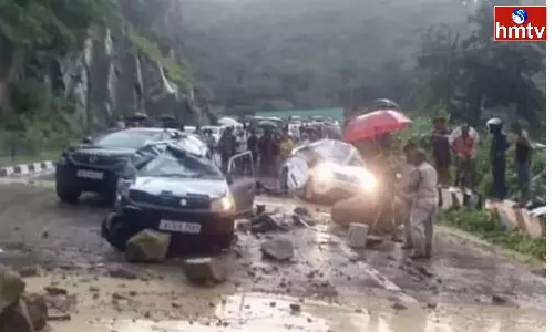 Nagaland: పలు చోట్ల విరిగిపడ్డ కొండచర్యలు Nagaland: పలు చోట్ల విరిగిపడ్డ కొండచర్యలు