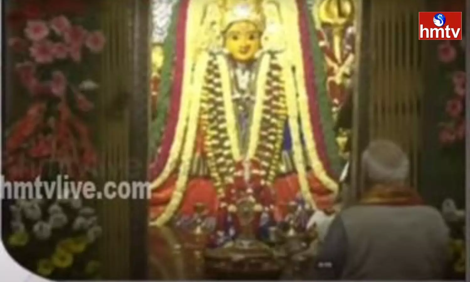 PM Modi Offers Prayers at Bhadrakali Temple in Warangal