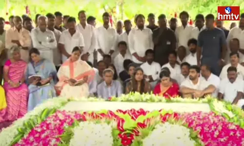 YSR Jayanthi YS Sharmila Pays Tribute To YS Rajashekar Reddy At Idupulapaya