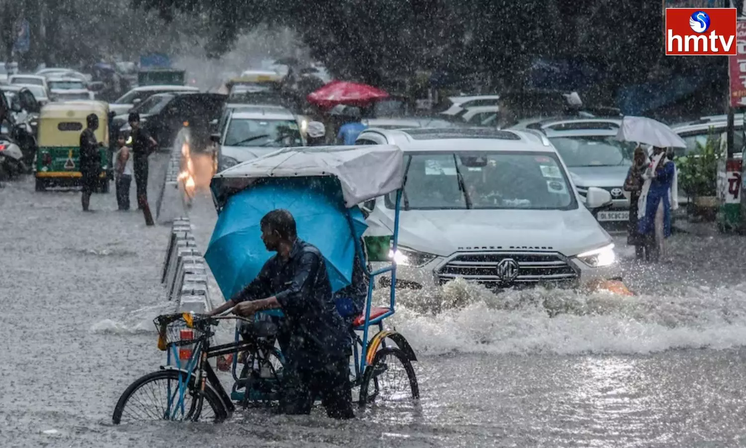 Heavy Rain In Delhi For The Last 24 Hours Heavy Rain In Delhi For The Last 24 Hours
