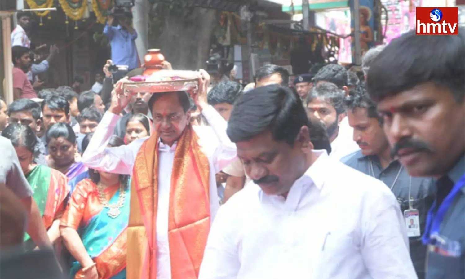 KCR visited Ujjaini Mahankali Temple