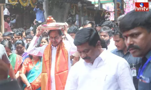 KCR visited Ujjaini Mahankali Temple