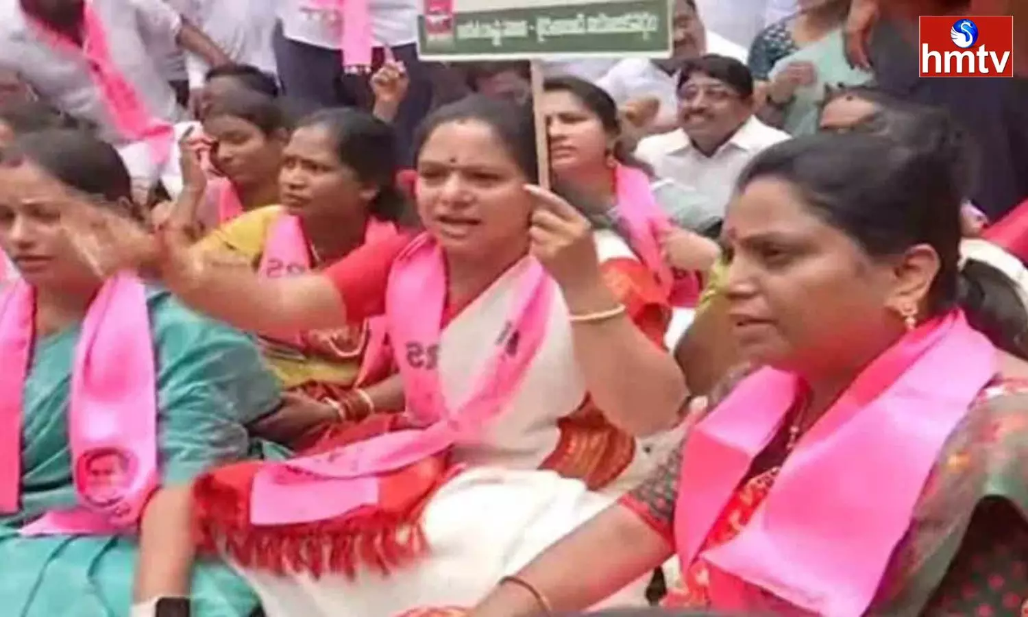 MLC Kavitha Protest At Vidyuth Soudha Against Revanth Reddy For His Comments On Free Current