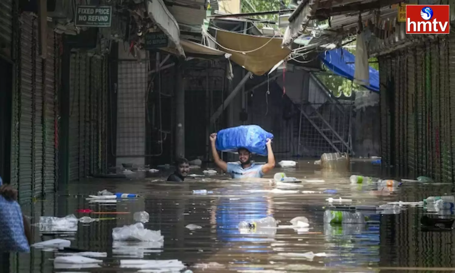 Yamuna River Floods At Record Levels Yamuna River Floods At Record Levels