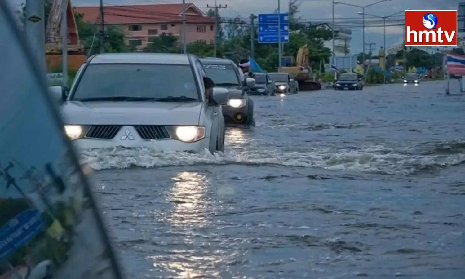 Is the Car Submerged in Water up to the Silencer If you do These Mistakes you Will Lose Lakhs of Rupees