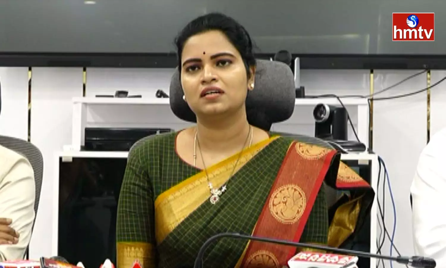 CM Jagan Paid Special Attention To The Development Of Visakhapatnam Says Vidadala Rajini