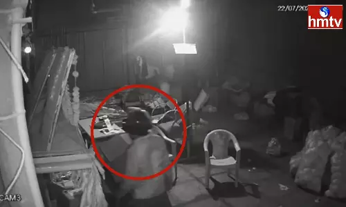 Tomatoes Stolen From Vegetable Market In Sangareddy