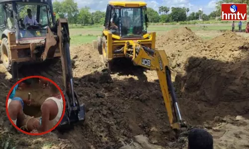 Child Falls Into Borewell In Bihar Nalanda NDRF Reaching Spot For Rescue Operation Child Falls Into Borewell In Bihar Nalanda NDRF Reaching Spot For Rescue Operation