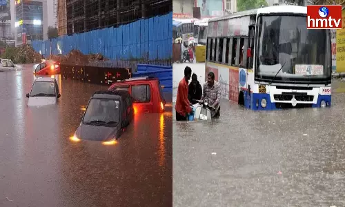 Roads Are Waterlogged Due To Rain In Hyderabad Yesterday Evening