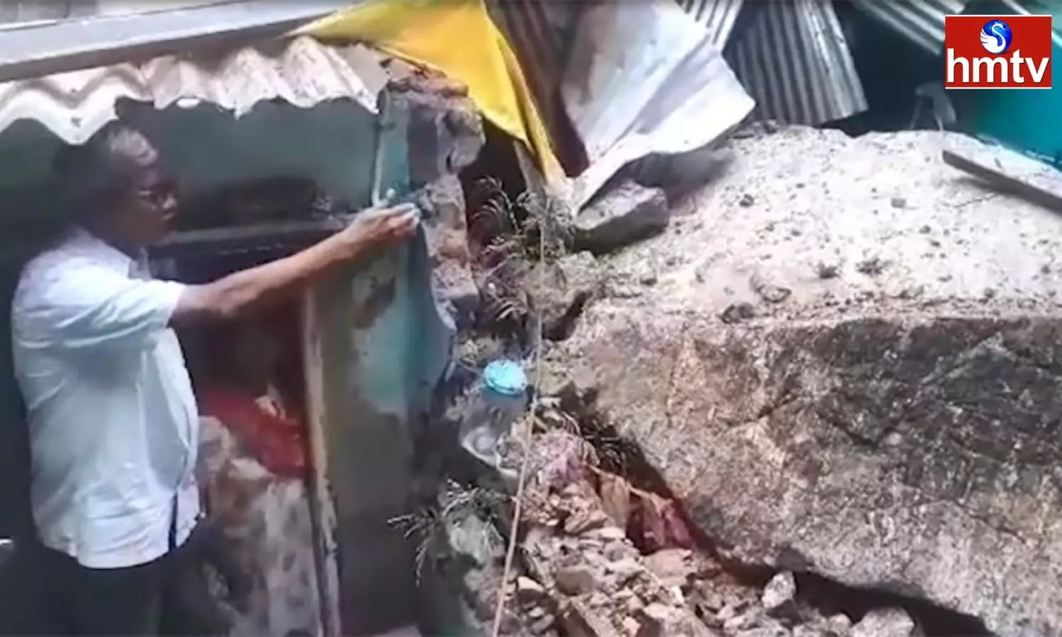 Four Houses Damaged in landslides in Vijayawada