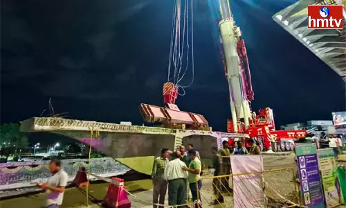 Two Workers Died After Falling Gadder Segment In Tirupati