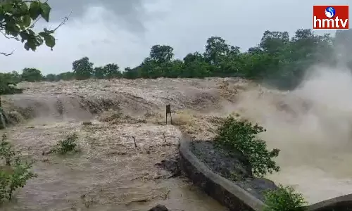 Heavy Rain In The Upper Reaches Caused Heavy Flooding In The Falls