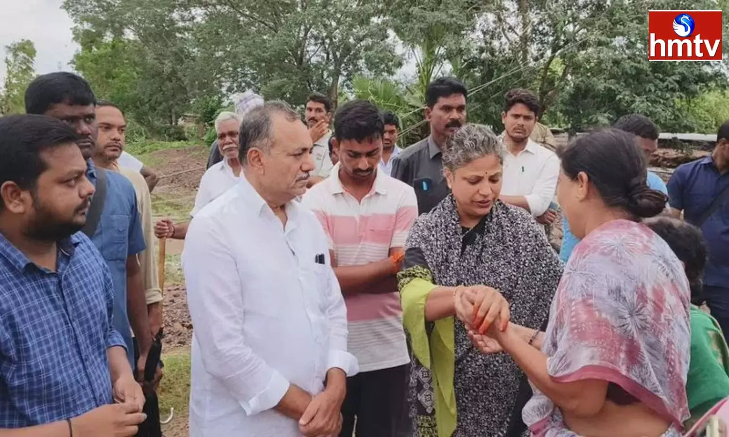 Mla Gandra Venkata Ramana Reddy Visits Flood Affected Moranchapalli Village