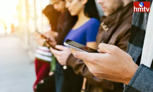 What People are Looking at the Most on the Smartphone the Study Revealed Shocking Facts What People are Looking at the Most on the Smartphone the Study Revealed Shocking Facts