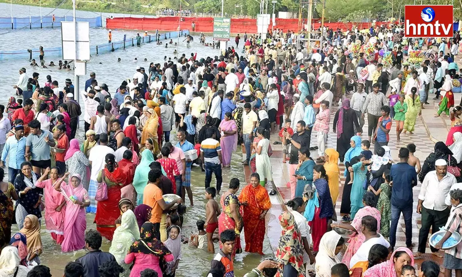 Huge crowds throng Bara Shaheed Dargah in Nellore to celebrate Rottela Panduga