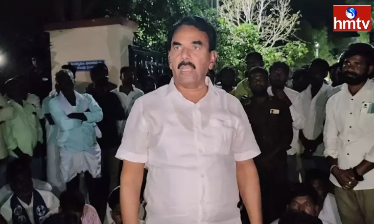 Former minister Jupally Krishna Rao Dharna In Front Of Koderu Police Station
