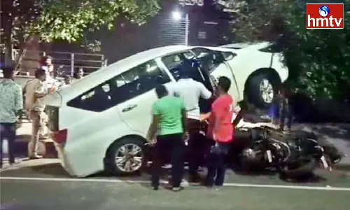 Car Accident In Visakhapatnam Vip Road