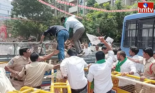 Tension At Nampally BJP Office Tension At Nampally BJP Office