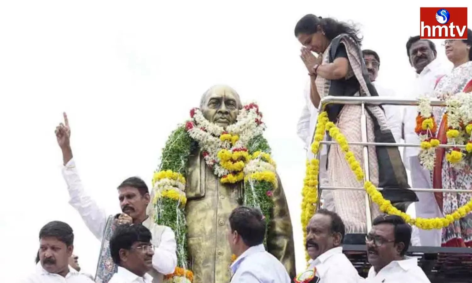 MLC Kavitha Unveils PV Narasimha Rao Statue In Nizamabad