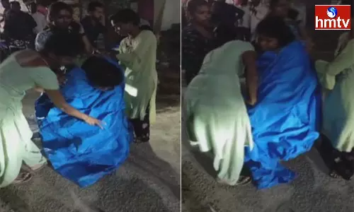 Man Assault Woman On Road At Jawahar Nagar Man Assault Woman On Road At Jawahar Nagar