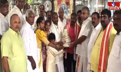 Kanipakam Is An NRI Devotee Who Presented A Precious Crown To Ganesha Kanipakam Is An NRI Devotee Who Presented A Precious Crown To Ganesha