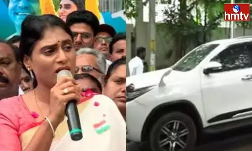Police House Arrest YSRTP Chief Ys Sharmila At Lotus Pond