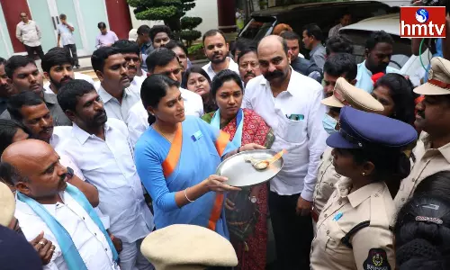 Police Should Stop Working As Stooges Of KCR Says Sharmila