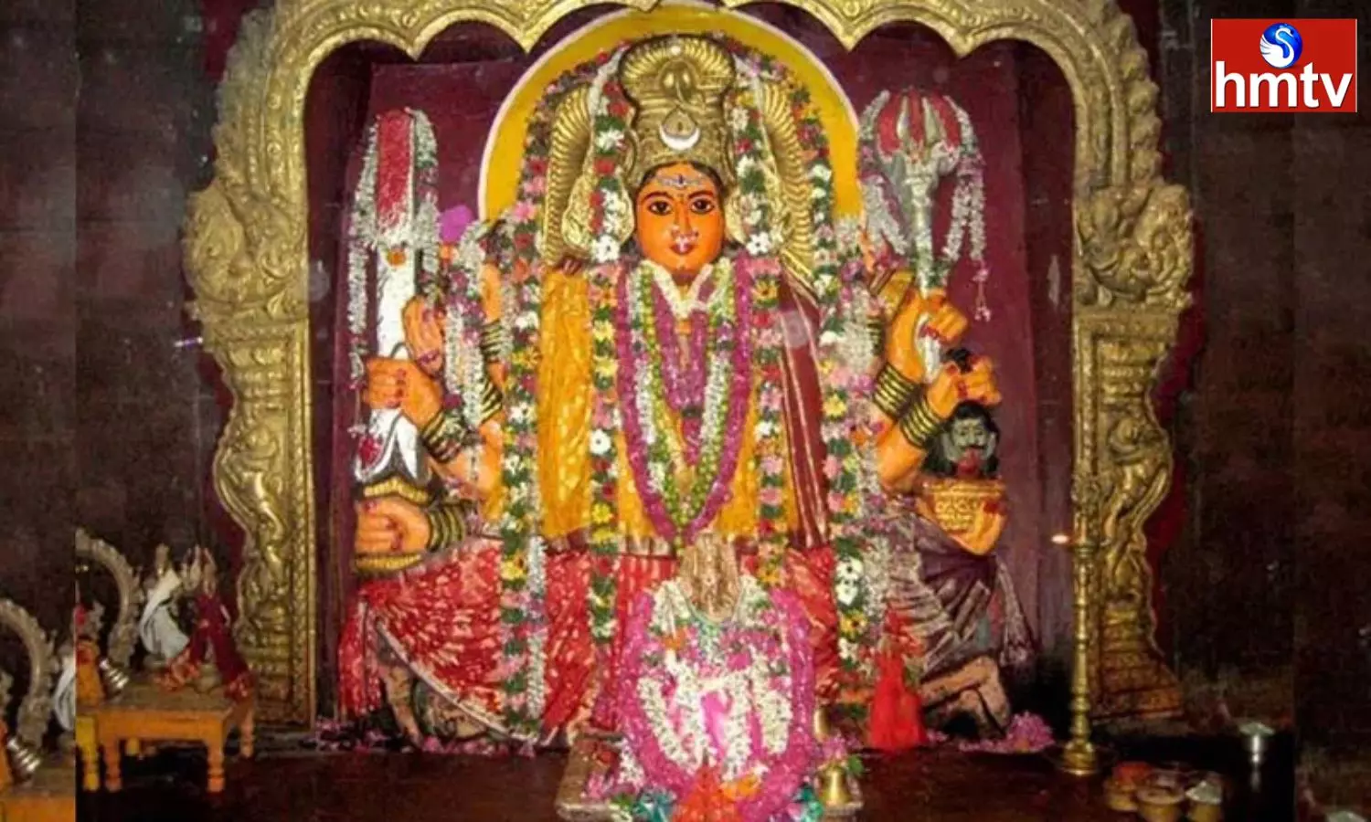 Devotees Rush In Warangal Bhadrakali Temple On The Occasion Of Sravana Sukravaram