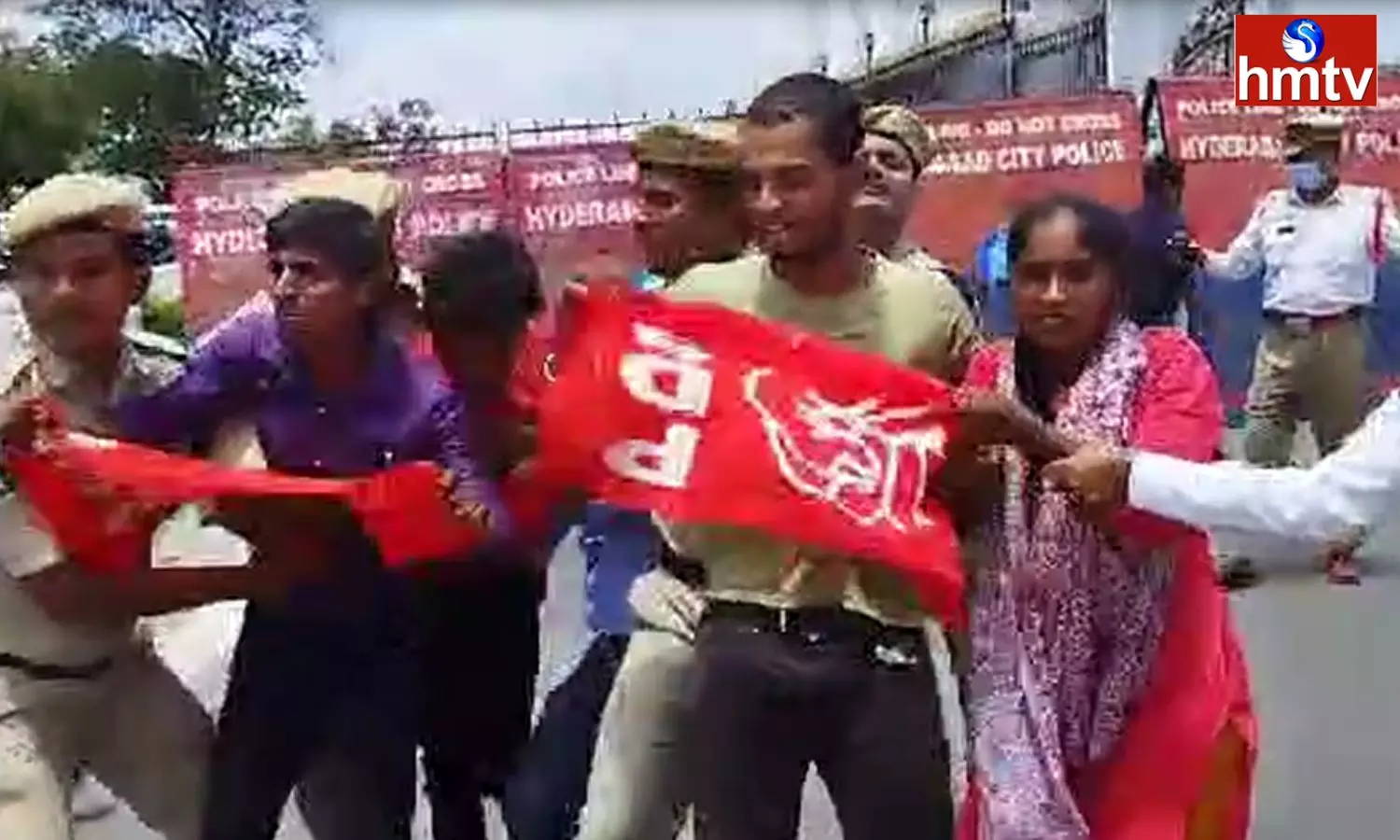 The Attempt By PDSU Leaders To Besiege The Telangana Secretariat