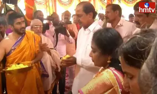 CM KCR And Governor Tamilisai Inaugurates Temples In Secretariat