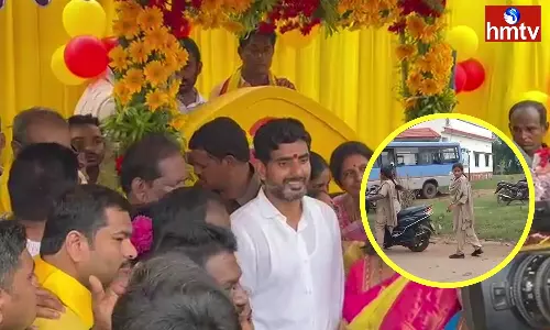 Lokesh Is A Woman Constable Who Was Injured In The Padayatra Lokesh Is A Woman Constable Who Was Injured In The Padayatra