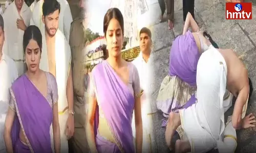 Janhvi Kapoor Visits Tirumala Srivara