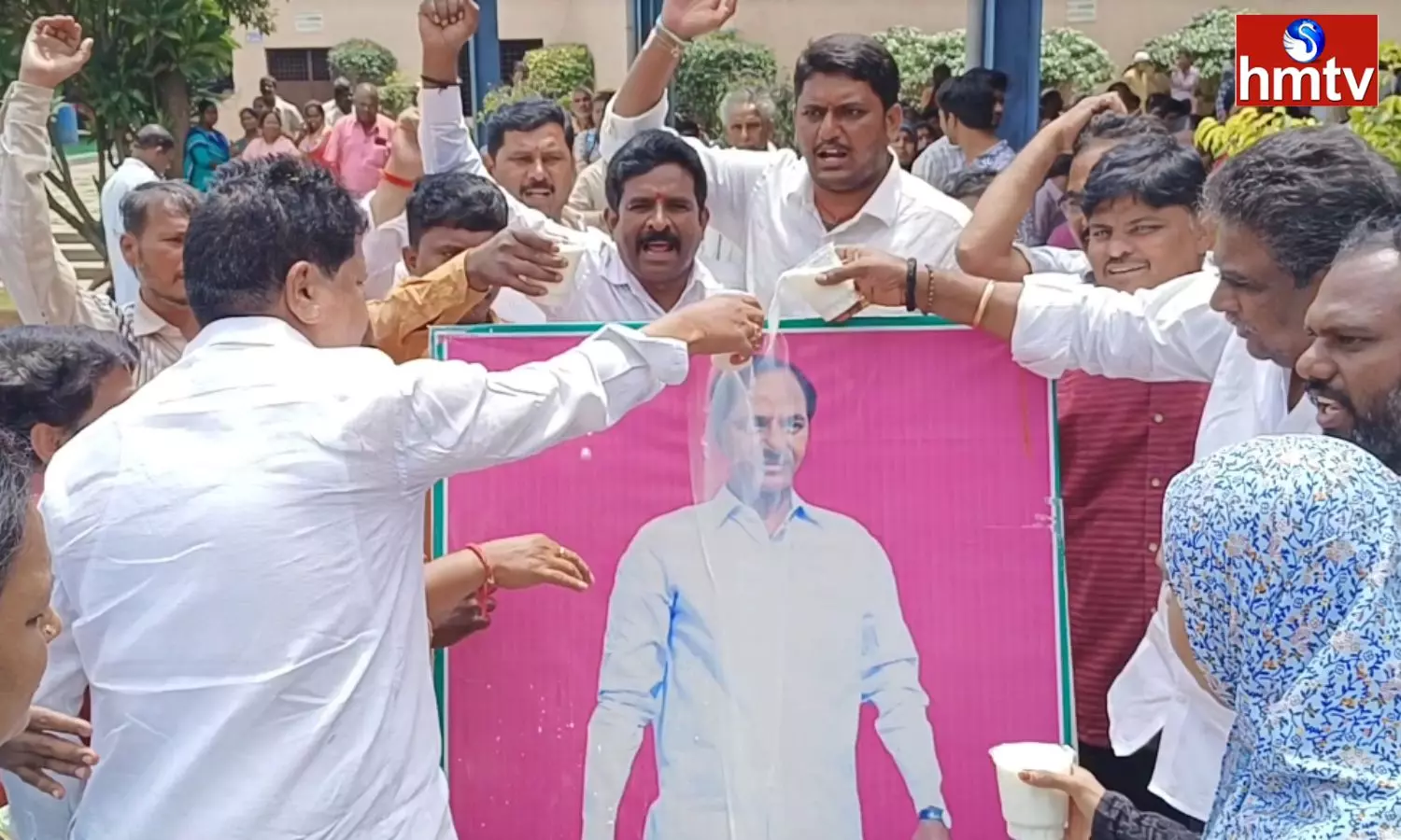 MLA Madhavaram Krishna Rao Palabhishekam For CM KCR Portrait