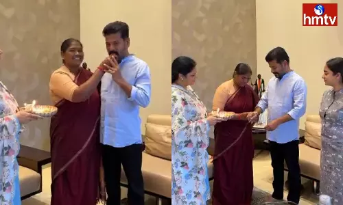 MLA Seethakka tied Rakhi to Revanth Reddy on the occasion of Rakhi Pournami