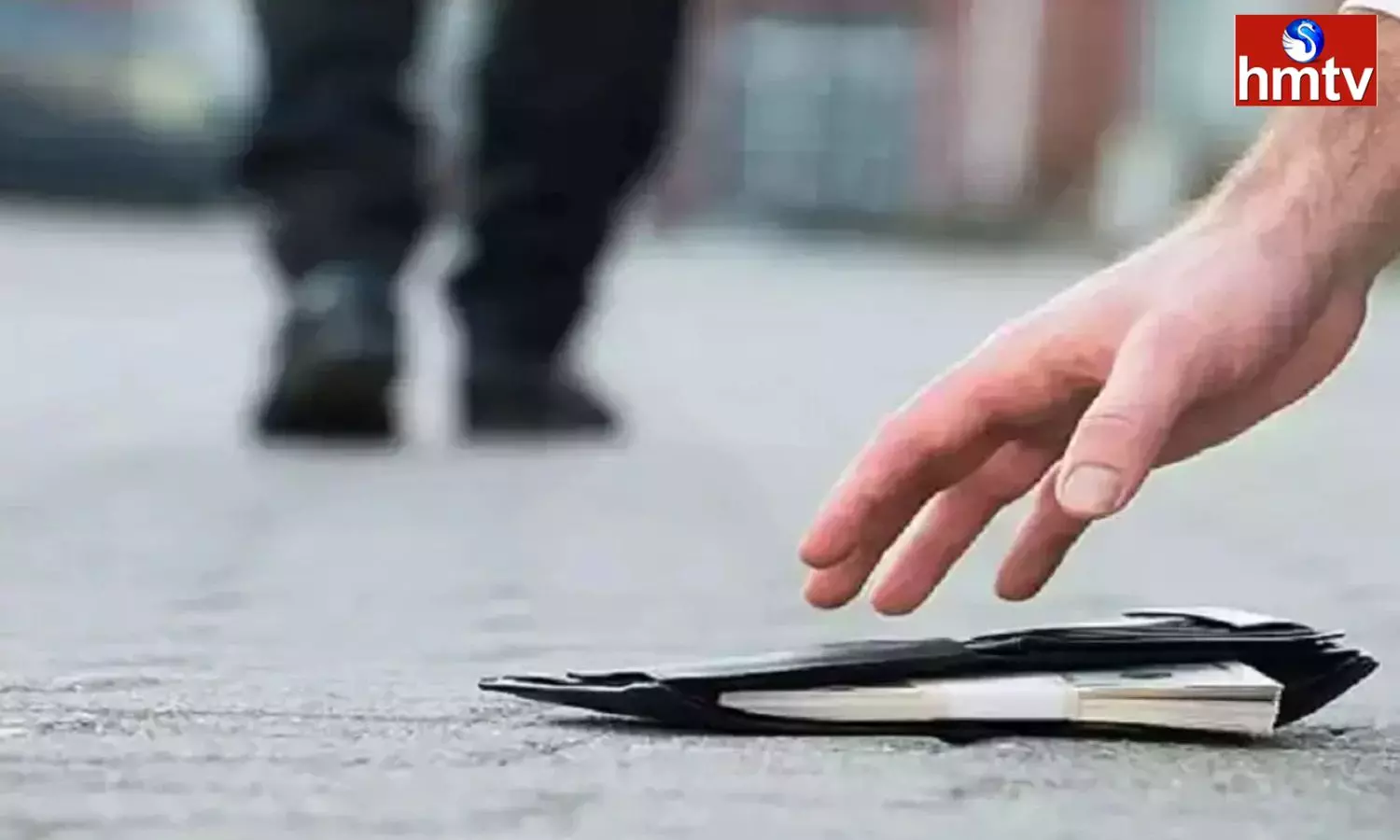 Find Out What Happens If You Take Money Found On The Road According To Science