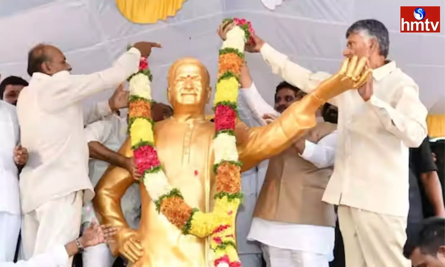 Chandrababu Unveiled The Statue Of NTR In Bellary