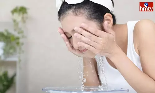 There are Many Benefits of Washing your Face with Salt water Try this