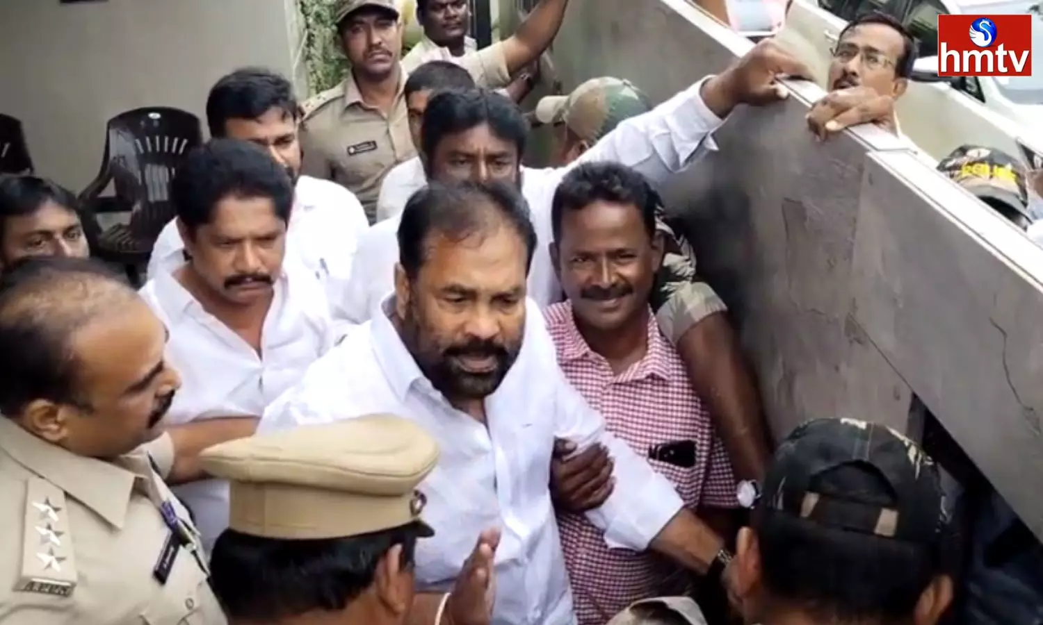 Nellore Rural MLA Kotamreddy Sridhar Reddy Once Again Fired At The Police