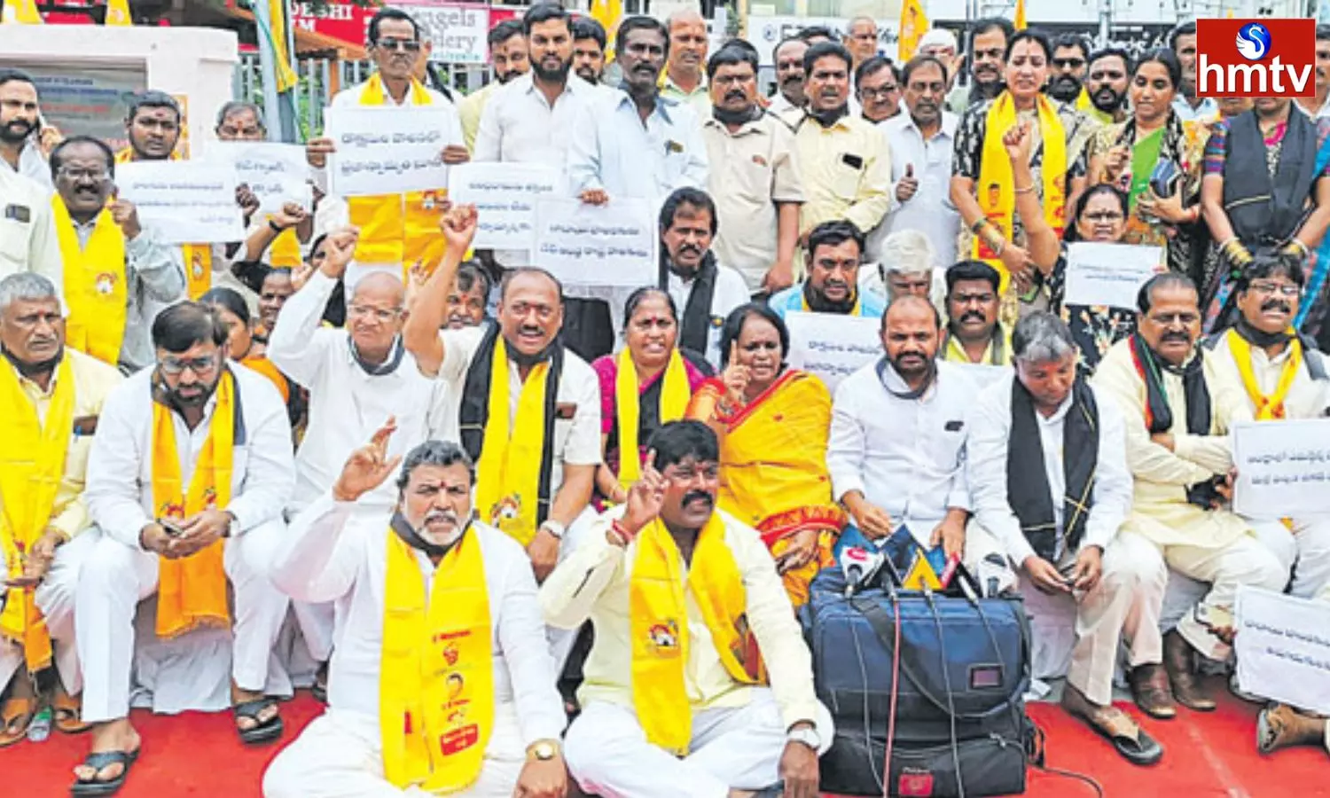 Continuous Agitation Protesting The Arrest Of Chandrababu In Andhra Pradesh