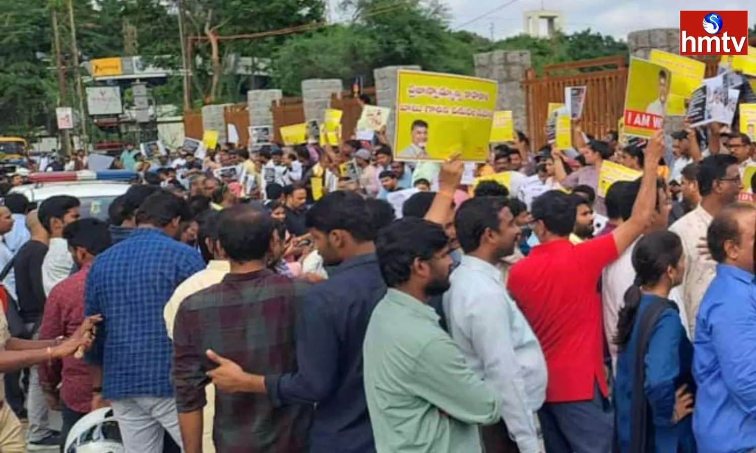 IT Employees Protest In Hyderabad over Chandrababu Arrest