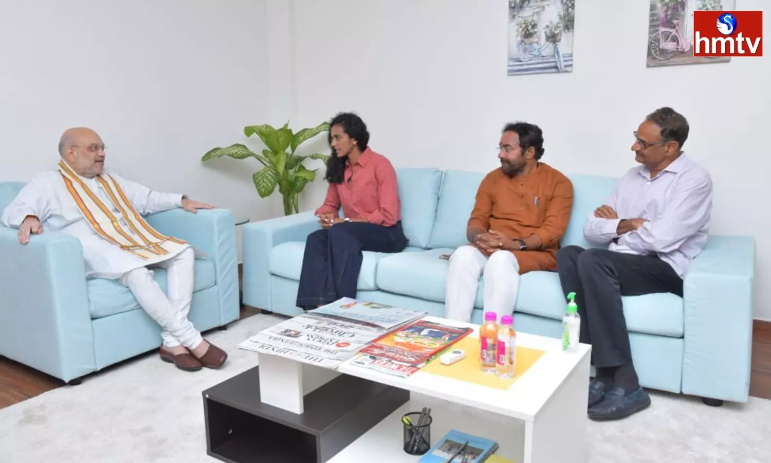 PV Sindhu Met Union Home Minister Amit Shah PV Sindhu Met Union Home Minister Amit Shah