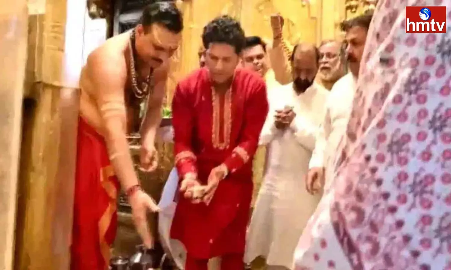 Former Indian Cricketers Including Sachin Tendulkar Offered Prayers At Kashi Vishwanath Temple In Varanasi