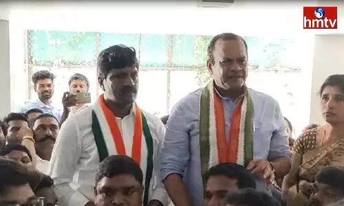 Vemula Veeresham Met MP Komati Reddy