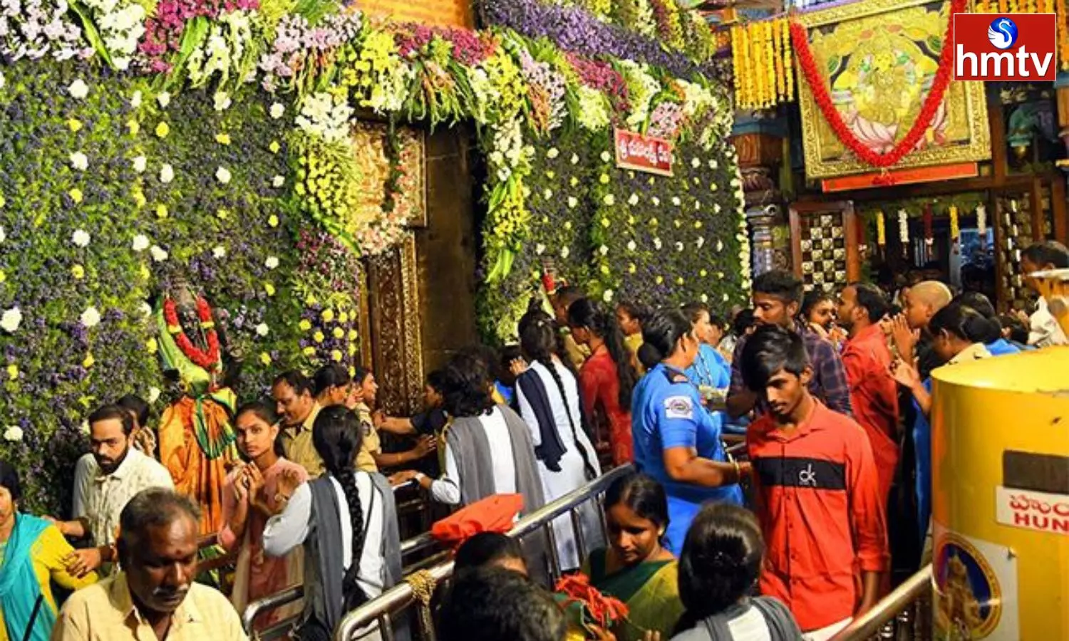 Crowd Devotees Increased Indrakeeladri