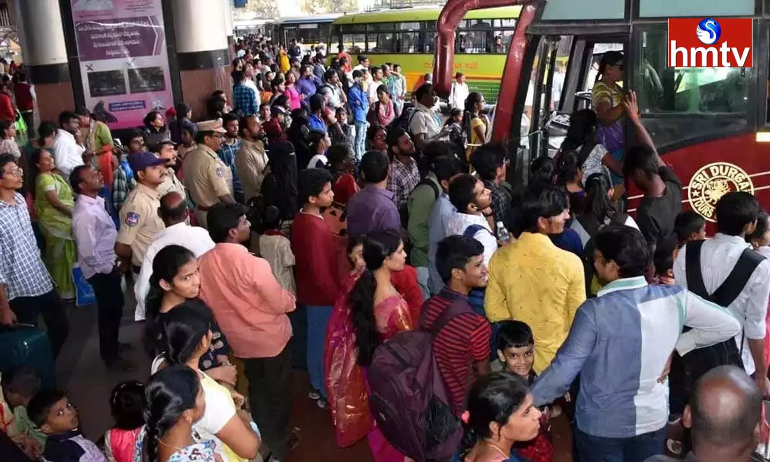 Bus Stations Are Crowded With Passengers During Dussehra