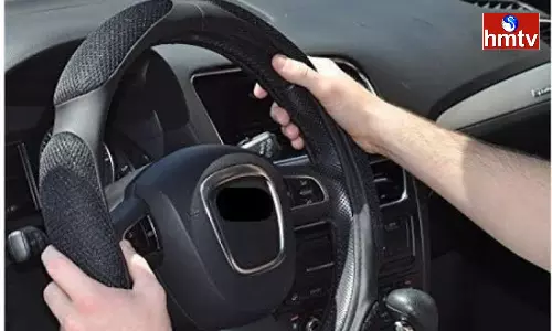 Do you know the Correct way to hold the Steering Wheel of a Car Do you know the Correct way to hold the Steering Wheel of a Car